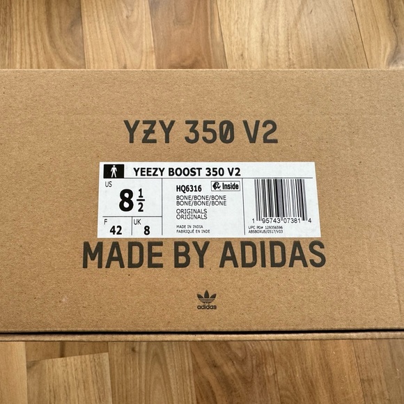 YEEZY BOOST 350 V2 Beige Size 8.5 NEW!